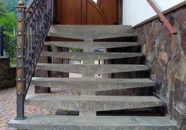 Зовнішні бетонні сходи